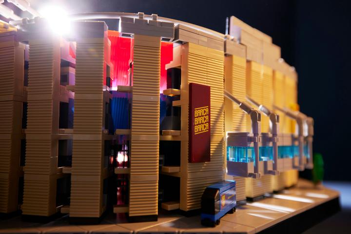 Produktbild LEGO ICONS CAMP NOU - FC BARCELONA 10284 (10284, LEGO Creator Expert, LEGO Seltene Sets)