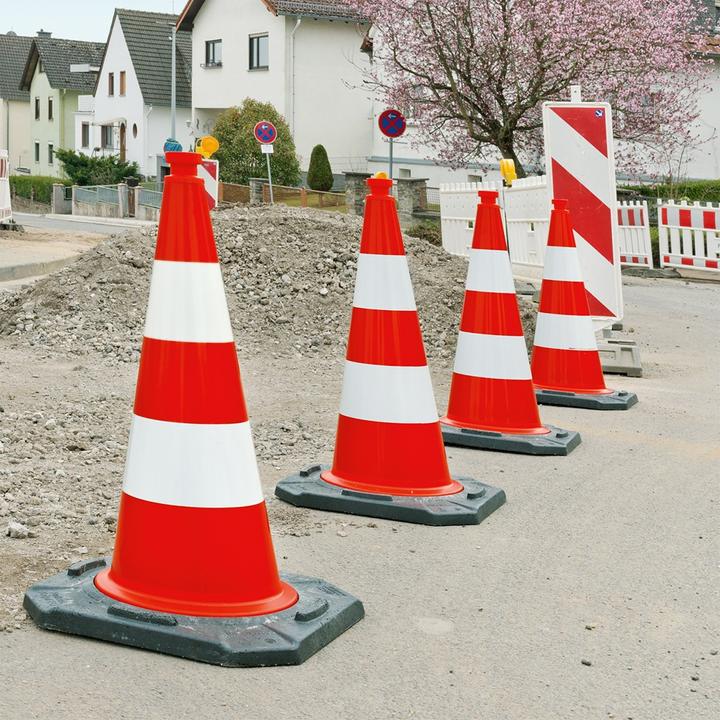 Actual product image HP Autozubehör Traffic cone TL Height 500 mm BAST tested, 2 strips Weight 3.20 kg, 33 x 33 cm