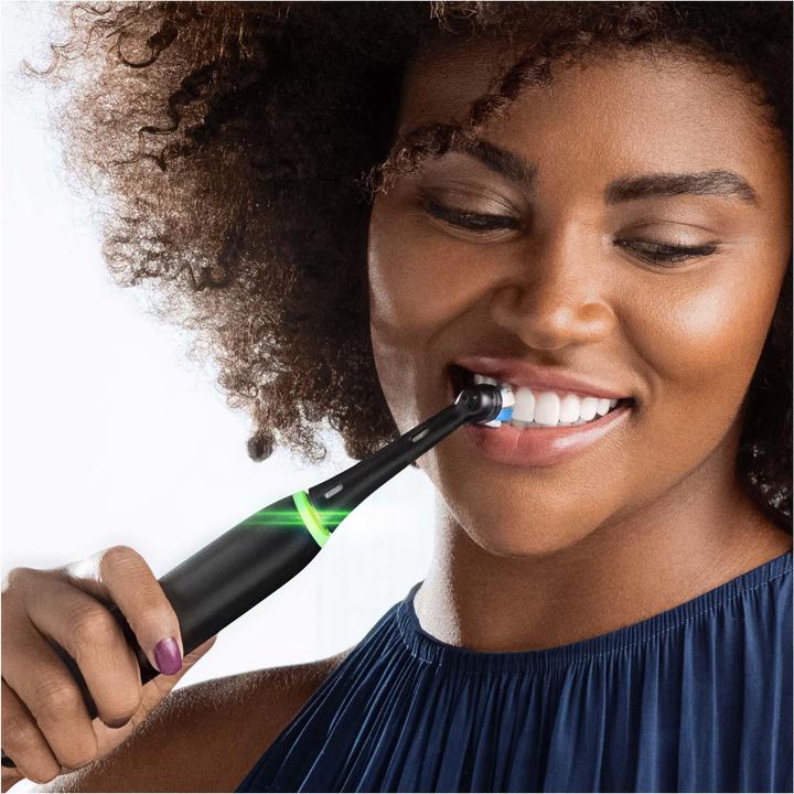 Actual product image Oral-B iO 5 (Oscillating toothbrush)