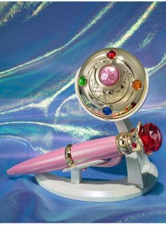 Immagine prodotto Bandai Namco Sailor Moon Proplica Replica Spilla della trasformazione e Set di riempimento della trasformazione