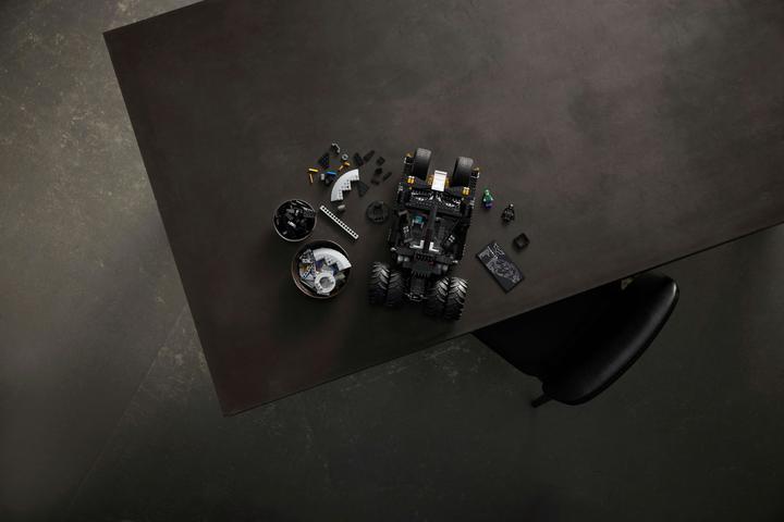Actual product image LEGO Batmobile Tumbler (76240, LEGO DC, LEGO Rare Sets)