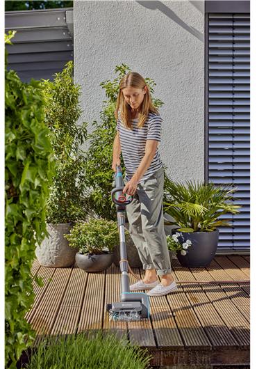 Actual product image Gardena Cordless multi-cleaner Aqua Brush Patio 03/18V P4A (Rechargeable battery operated)