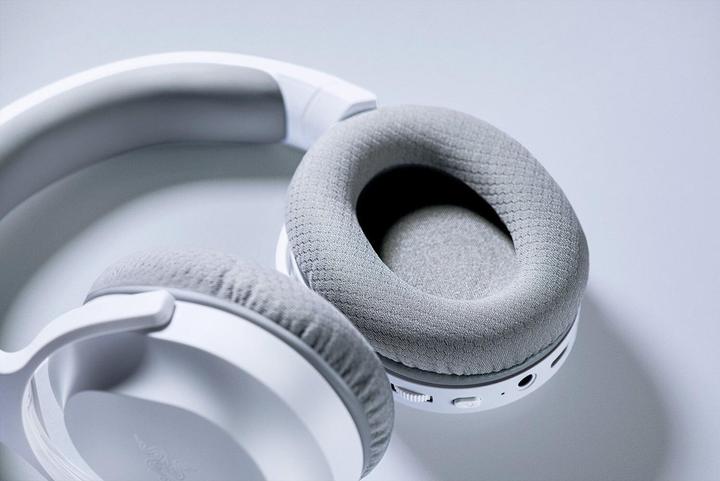Actual product image Razer Barracuda X (2022) (Wireless)
