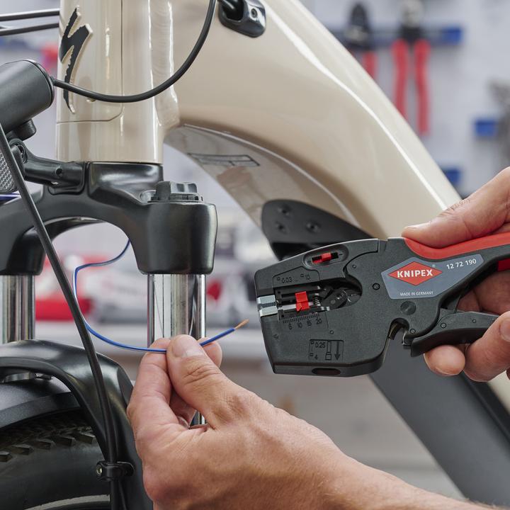 Actual product image Knipex NexStrip (190 mm)