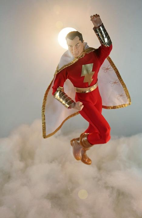 Image du produit Mego DC Comics : Shazam 14 inch Action Figure