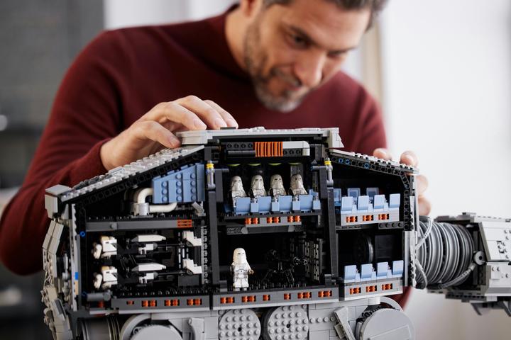 Produktbild LEGO AT-AT (75313, LEGO Star Wars, LEGO Seltene Sets)