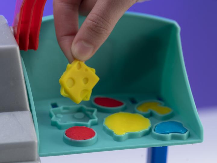 Actual product image Play-Doh Kitchen Creations Colourful Restaurant Kitchen Play Set