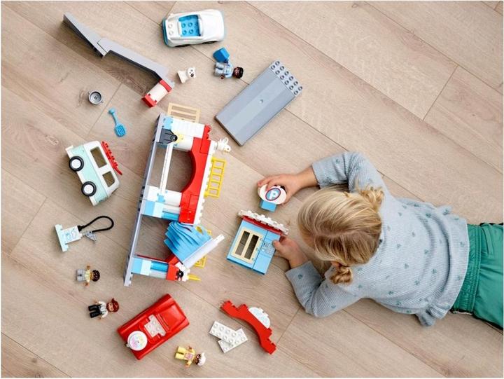 Image du produit LEGO Le garage et la station de lavage (10948)