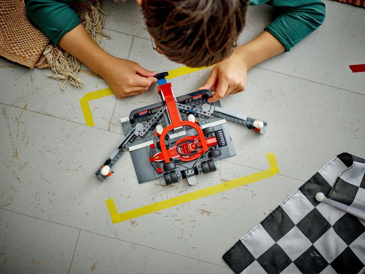 Immagine prodotto LEGO F1 Boxenstopp mit Boxencrew und Ferrari Flitzer (60443, LEGO City)