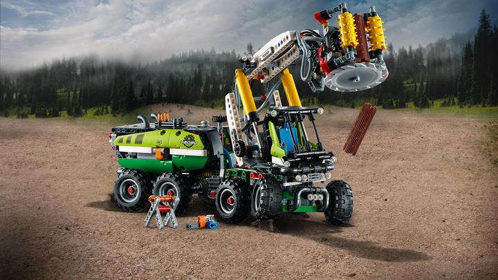 Immagine prodotto LEGO macchina forestale della mietitrice (42080, LEGO Technic)