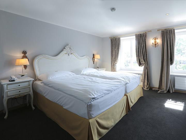 Actual product image Smartbox Noël de rêve en Suisse : 1 nuit de luxe pour 2 personnes dans des hôtels 4* exclusifs (2 pers.)