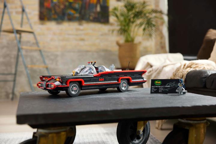 Immagine prodotto LEGO Batmobile (76328, LEGO DC, Set LEGO rari)