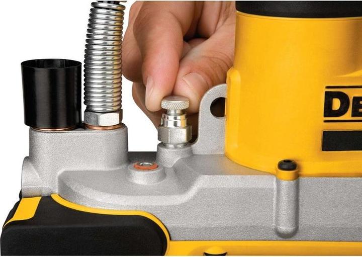 Image du produit DeWalt Pistolet graisseur sans fil 18V XR DCGG571NTXJ