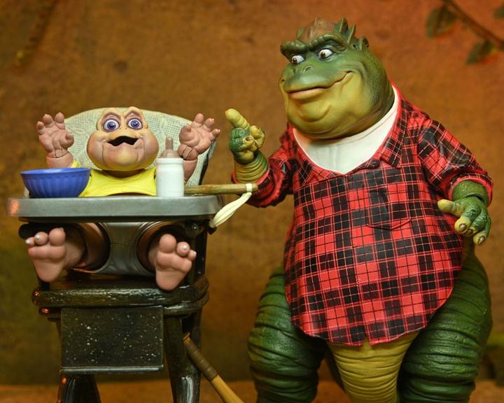 Actual product image Neca Dinosaurs Action Figure Ultimate Earl Sinclair 18 cm