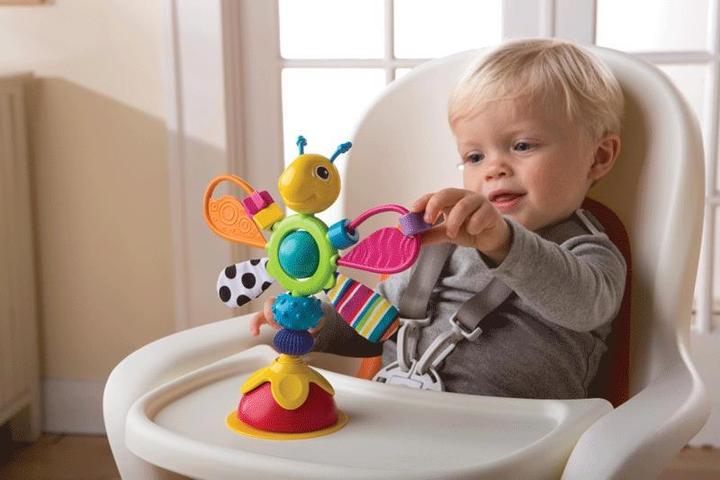 Produktbild Tomy Lamaze Freddie der Firefly Hochstuhl Spielzeug