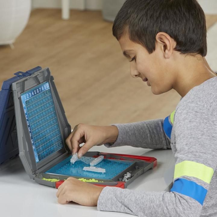 Produktbild Hasbro Gaming Flottenmanöver (Deutsch)