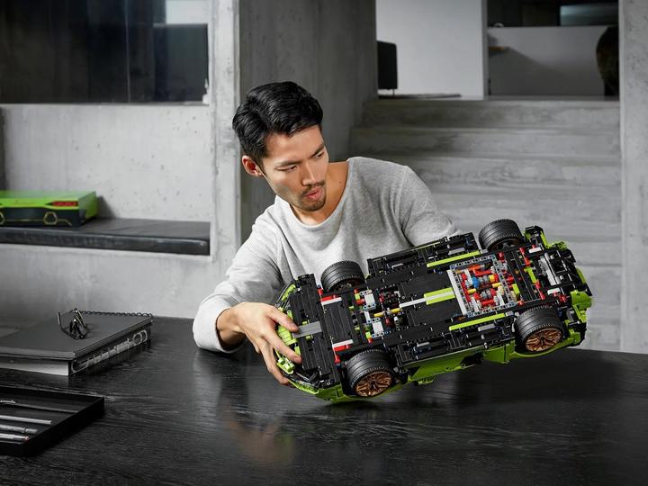 Produktbild LEGO Lamborghini Sián FKP 37 (42115, LEGO Technic, LEGO Seltene Sets)