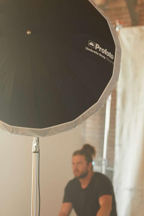 Actual product image Profoto Deep Silver XL (Umbrella, 165 cm)