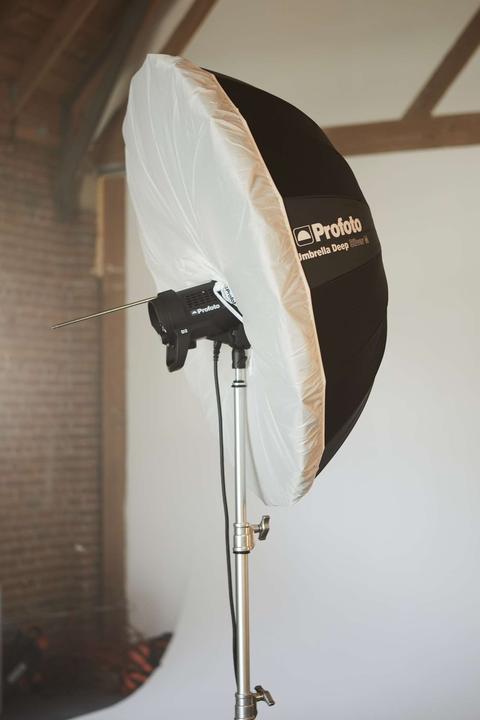Actual product image Profoto Deep Silver XL (Umbrella, 165 cm)