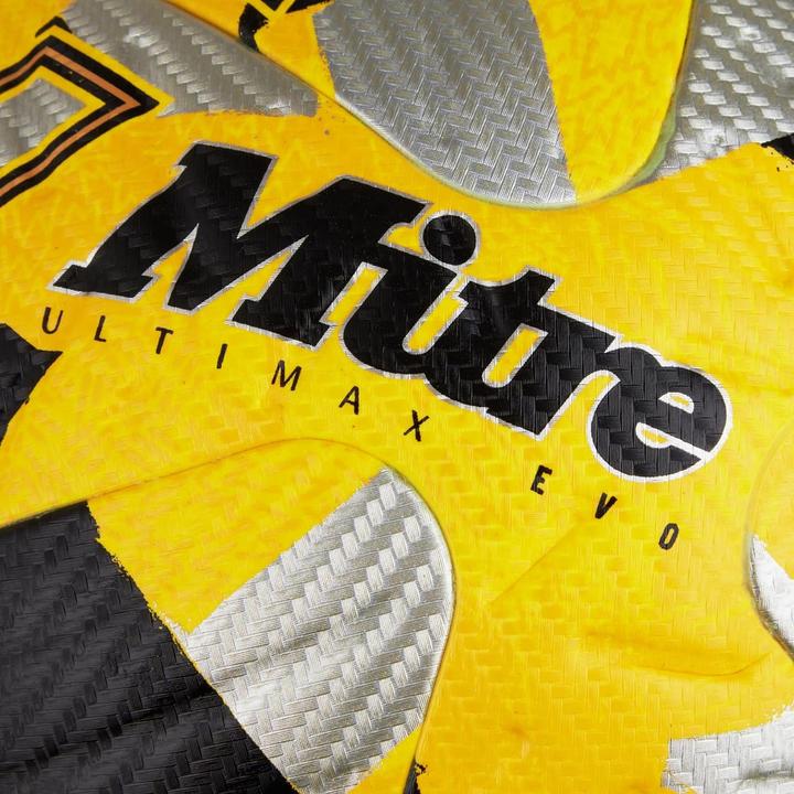 Actual product image Mitre Ultimax Evo Football