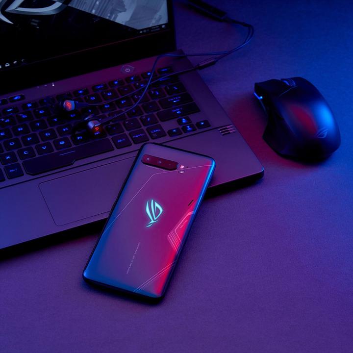 Actual product image ASUS ROG Phone 3 Strix (8GB) (256 GB, Black, 6.59", Dual SIM, 64 Mpx, 5G)