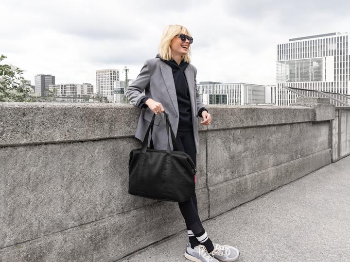Image du produit reisenthel extralite weekender M mesh black (28 l)