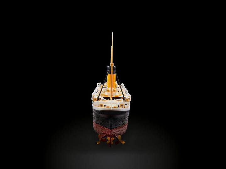 Actual product image Revell RMS Titanic