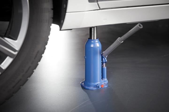 Actual product image Cartrend Hydraulic jack, stick jack 5T