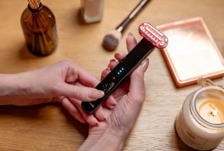 Produktbild Humanas Sonic Facelifting-Massagegerät mit EMS-Funktion Aurora – schwarz