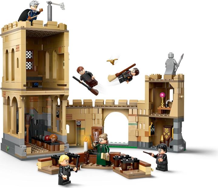 Actual product image LEGO Hogwarts Castle flying lessons (76447, LEGO Harry Potter)