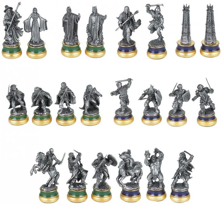 Actual product image Noble Collection Lord of the Rings Chess Set