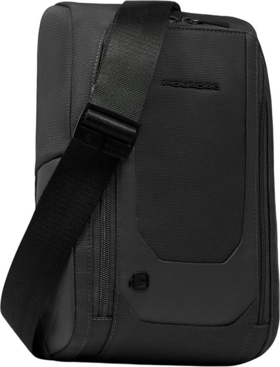 Actual product image Piquadro Umhängetasche aus recyceltem Stoff und Leder