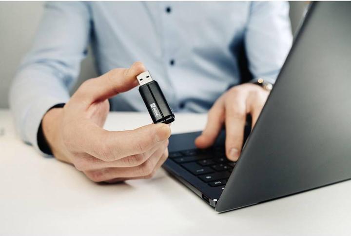 Actual product image MyMedia USB 2.0 Stick 64GB, black (64 GB, USB-A, USB 2.0)