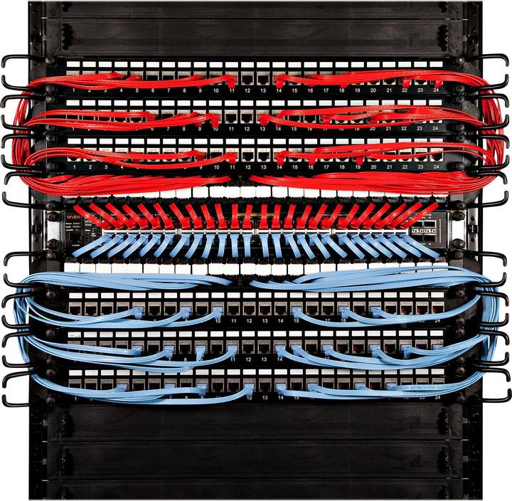 Actual product image PATCHBOX Plus+ 19", singlemode LC-SC (CAT6, 1.70 m)
