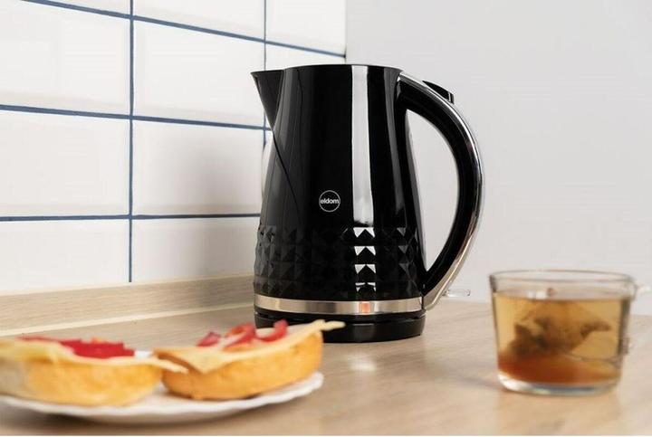 Actual product image Eldom C270C OSS kettle, 1.7 l capacity, 2150 W power, black (1.70 l, EU plug)
