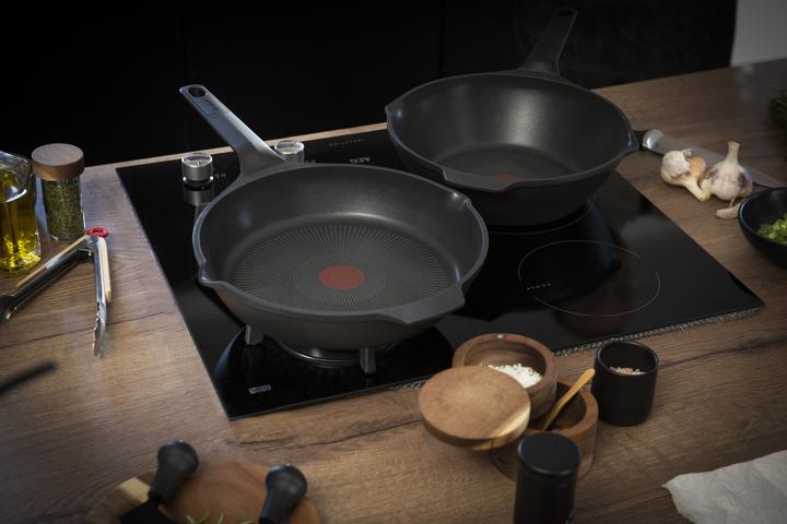 Actual product image Tefal Frying pan Robusto 28 (28 cm, Frying pan, Cast aluminium)