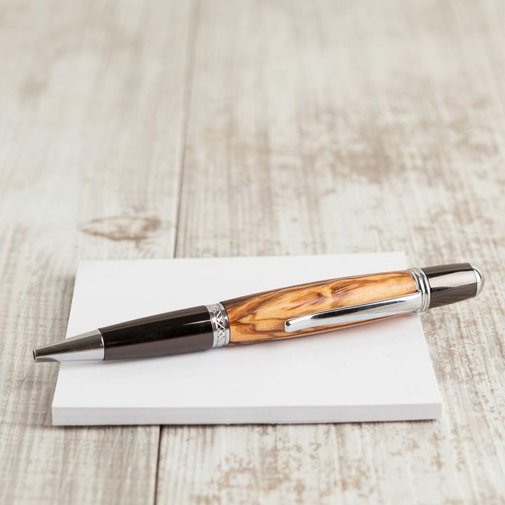 Immagine prodotto Natura Punto Penna a sfera in legno Olive con dettagli in metallo (Nero, Marrone, Argento)