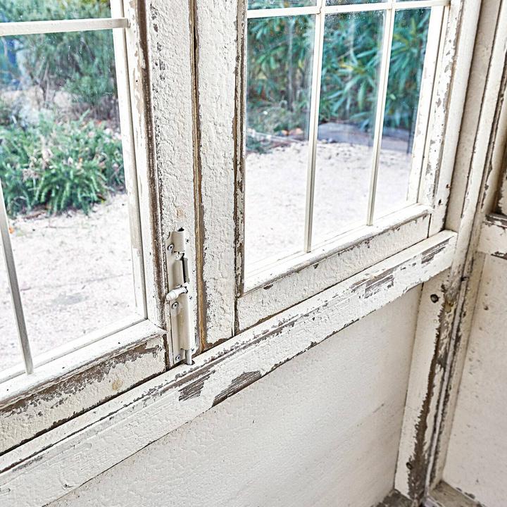 Actual product image Loberon Garden Shed South Coventry antique white