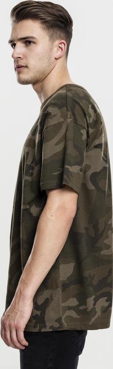 Actual product image Urban Classics Camo Oversized Tee (M)