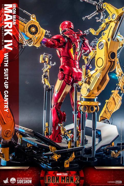 Produktbild Hot Toys Iron Man 2 figurine 1/4 Iron Man Mark IV with Suit-Up Gantry 49 cm