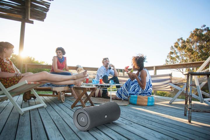 Immagine prodotto AQL Typhoon - Universale Speaker Bluetooth portatile da 30 watt di potenza resistente all’acqua Nero (10 h, Batteria)