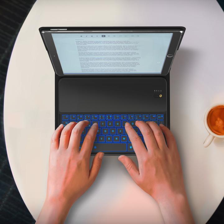 Actual product image Aplic Bluetooth keyboard with leather case for iPad Pro 10.5". (DE, iPad Pro 10.5)