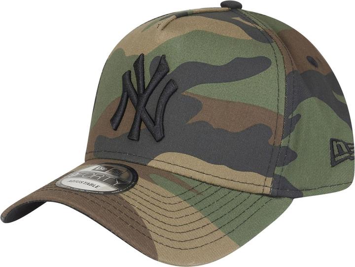 Actual product image New Era 9Forty Snapback Trucker Cap - New York Yankees camo