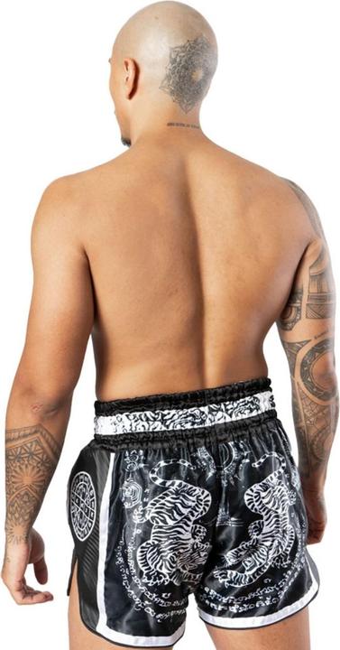 Immagine prodotto 8Weapons 8 ARMI Pantaloncini Muay Thai Carbon Sak Yant Tigers nero (XL)