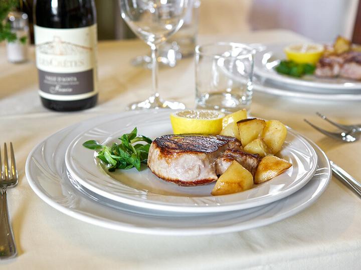 Immagine prodotto Smartbox Prelibatezze a due: 1 raffinata cena gourmet per 2 buongustai (2 pers.)