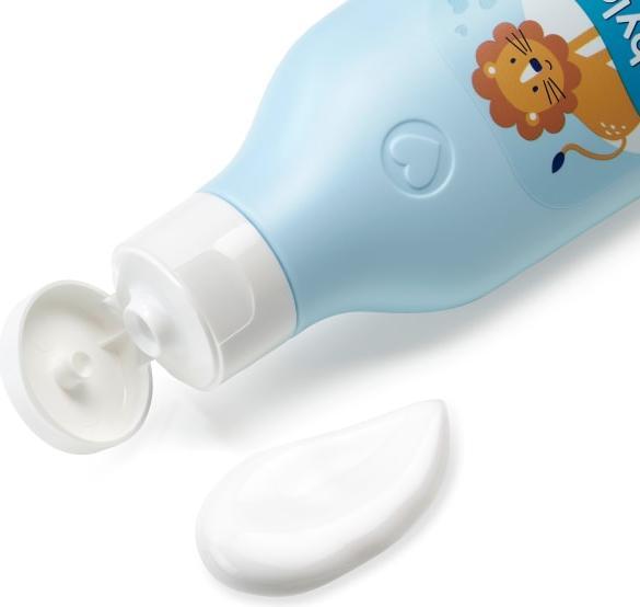Produktbild dm babylove Pflegemilch leicht, sensitive