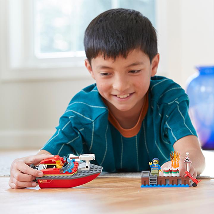 Image du produit LEGO Les pompiers du port (60213, LEGO City)