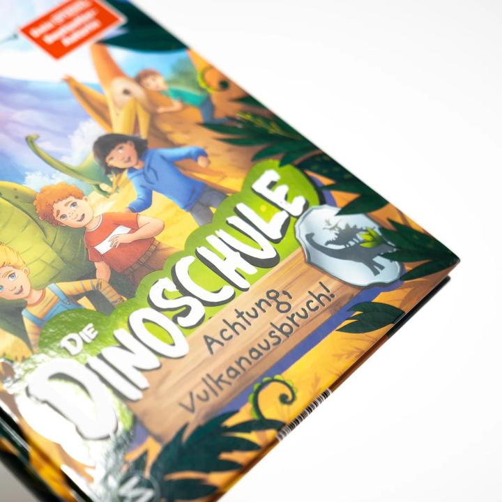 Immagine prodotto Die Dinoschule – Achtung, Vulkanausbruch! (Band 4) (Tedesco, Britta Sabbag, Clara Vath, 2024)