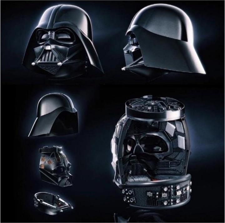 Produktbild Hasbro Star Wars: Darth Vader Premium Electronic Helmet