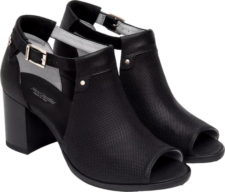 Actual product image Nero Giardini Lucky (37)